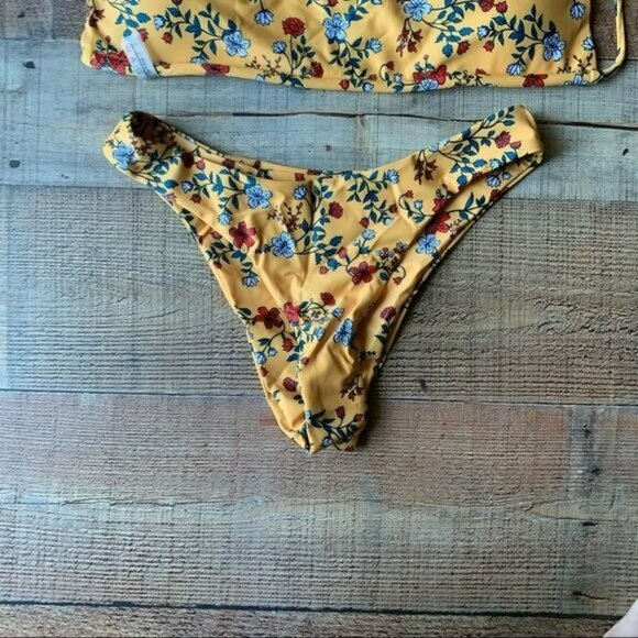 Zaful women's size small (4) yellow floral bikini set NWTs - Picture 3 of 7